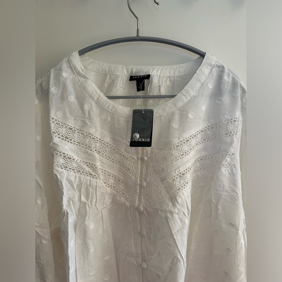 ๐NWT๐Pretty Torrid Clip Dot Lace Trim Top - 3x - Picture 6 of 7